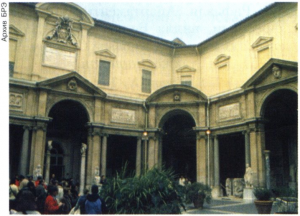 Внутренний двор Музея Пио-Клементино (Восьмиугольный дворик) в Ватикане. 1772-73. Архитектор М. Симонетти.